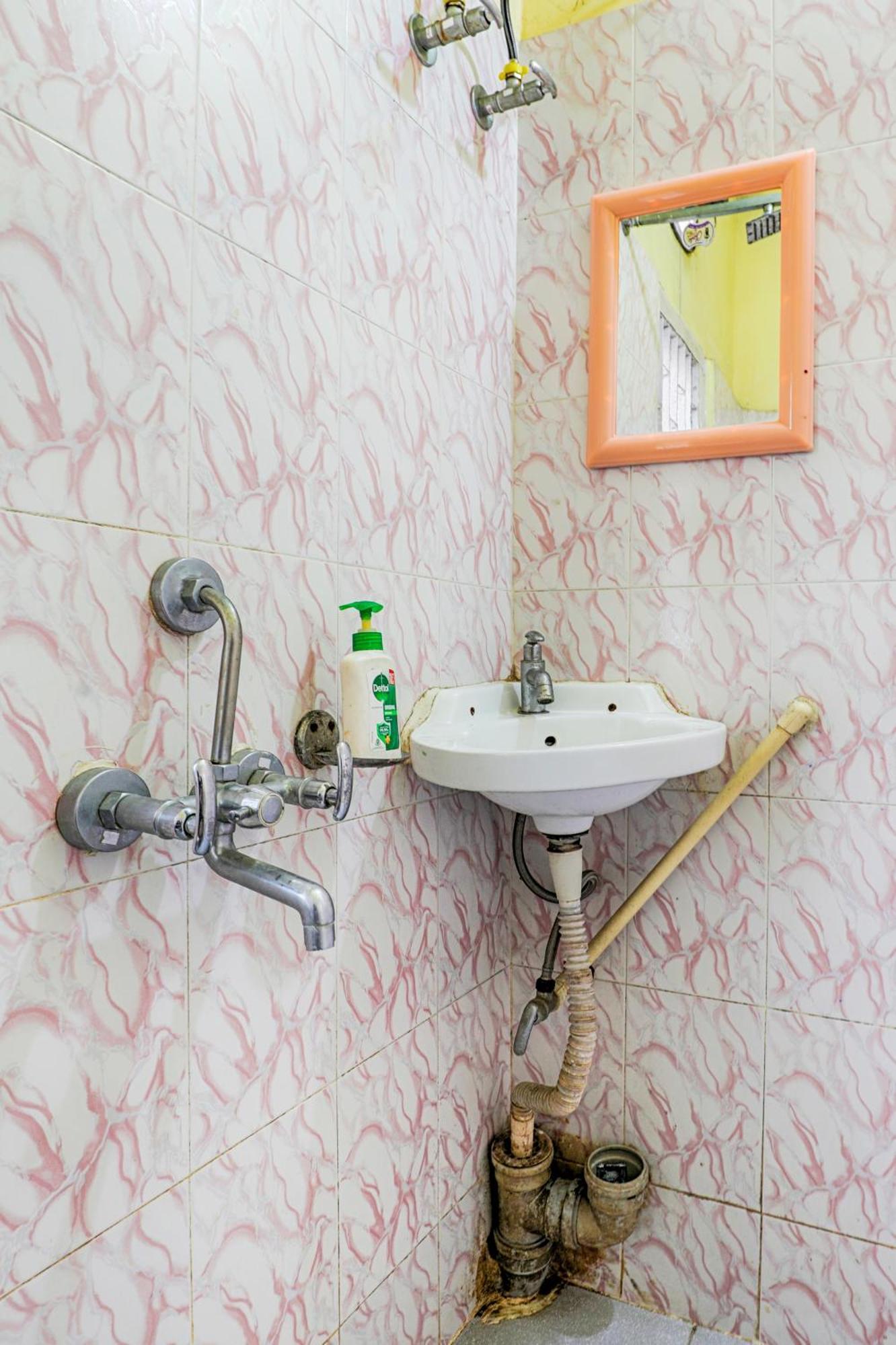 Green Vista Homestay Guwahati Eksteriør bilde